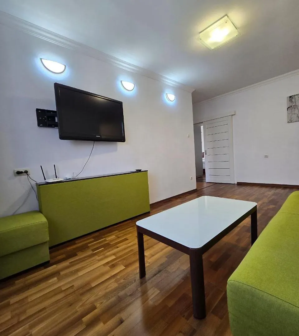 Lux 1 Bedroom Apartment Near Gulliver Mall Kiev